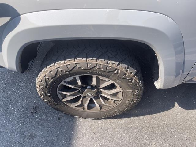 $31498 : PRE-OWNED 2020 TOYOTA TACOMA image 2