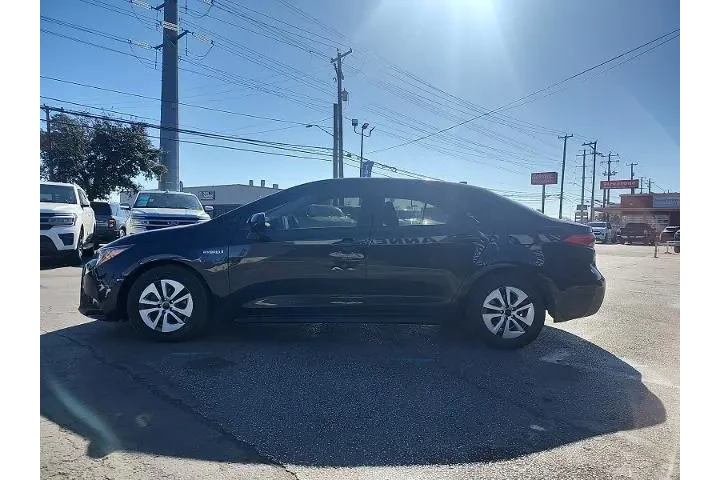 $18498 : Toyota Corolla Hybrid 2021 L image 3