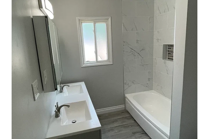 $1800 : CASA🏡Glandon St,Bellflower,CA image 10