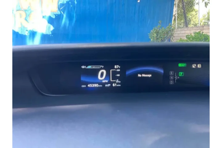 2019 Mirai image 8
