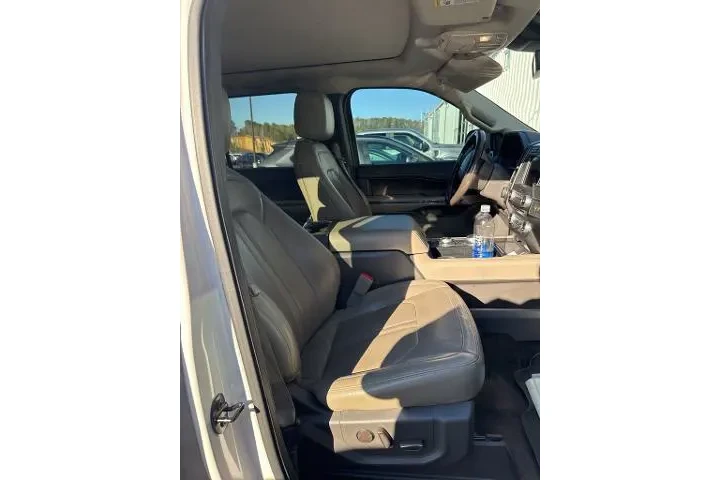 $14540 : Ford Expedition 2018 4x4 Lim image 6