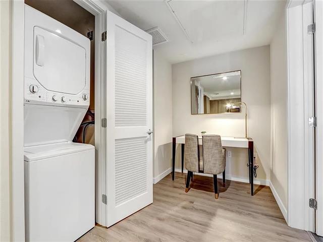 $1500 : Available 1 bed 1 Bath image 4