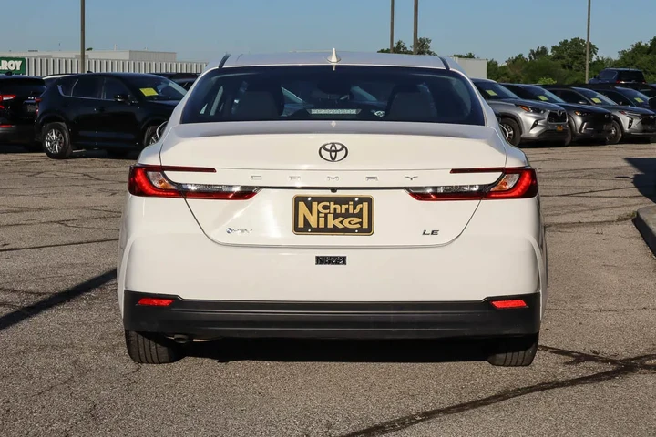 $26587 : 2025 Camry LE image 5