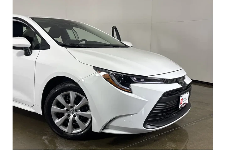 $23997 : 2025 Corolla LE image 6