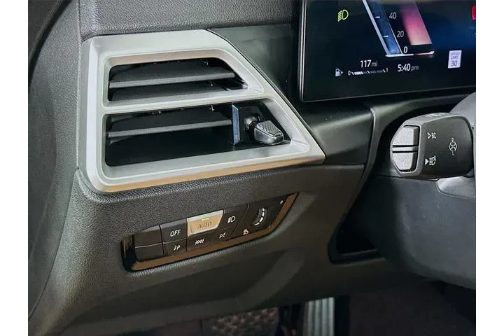 $35900 : BMW 2 Series 2025 AWD 230i x image 10