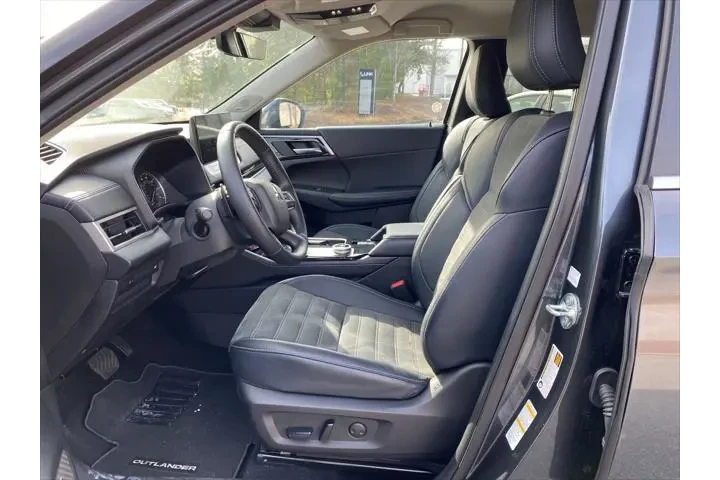 $25420 : Mitsubishi Outlander 2025 SE image 9