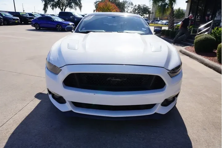 $24988 : Ford Mustang 2017 GT 2dr Fas image 1