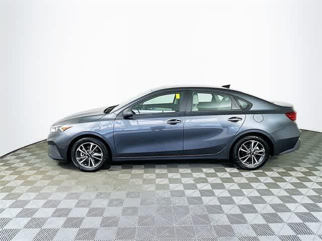 $17589 : PRE-OWNED 2022 KIA FORTE LXS image 6