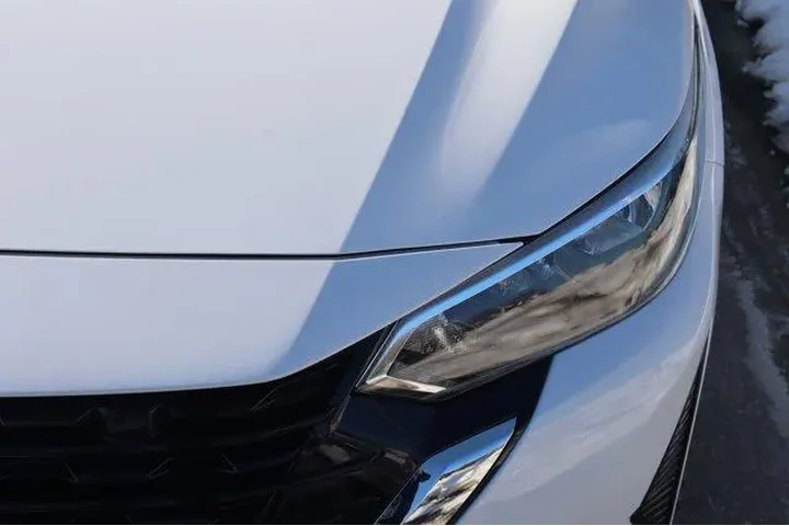 $17007 : Nissan Sentra 2025 S 4dr Sed image 10