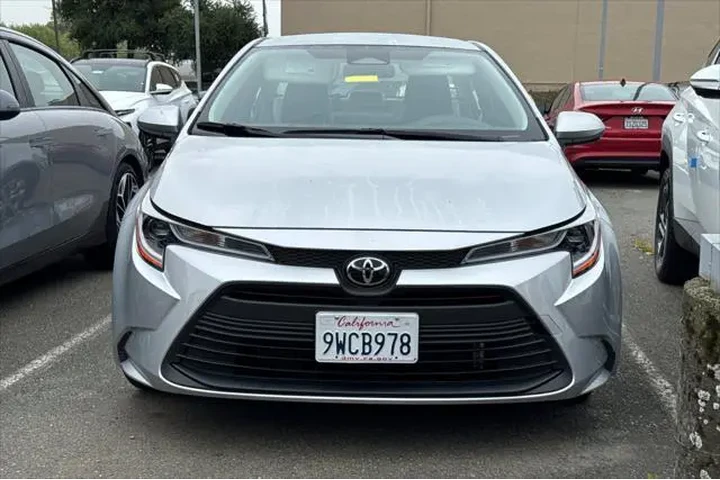 $23990 : Toyota Corolla 2026 LE 4dr S image 3