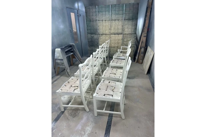 Ayudante para pintar muebles image 8