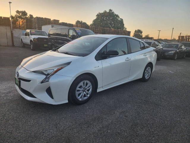 $17999 : 2016 Prius Two image 4