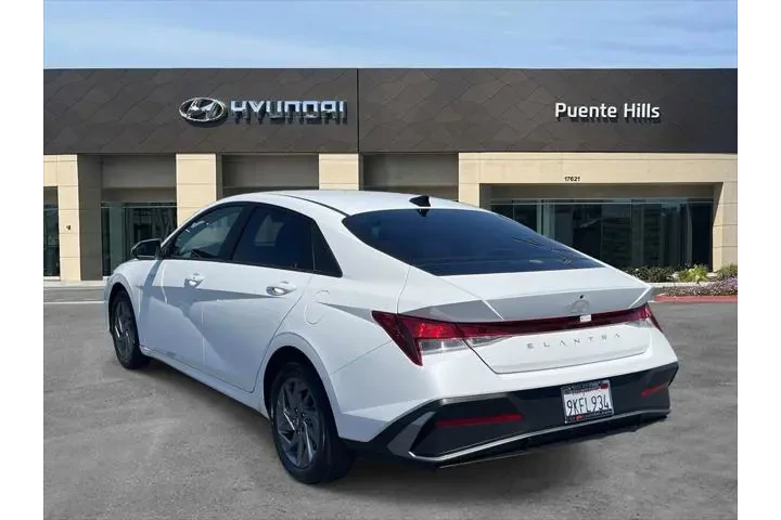 $20998 : Hyundai ELANTRA 2024 SEL 4dr image 4