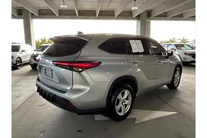 $32555 : Toyota Highlander 2023 AWD L image 5