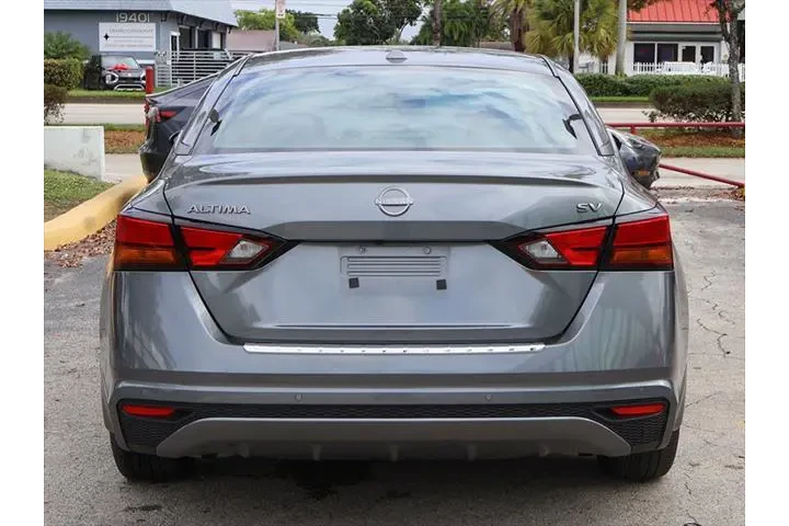 $18990 : Nissan Altima 2023 2.5 SV 4d image 9