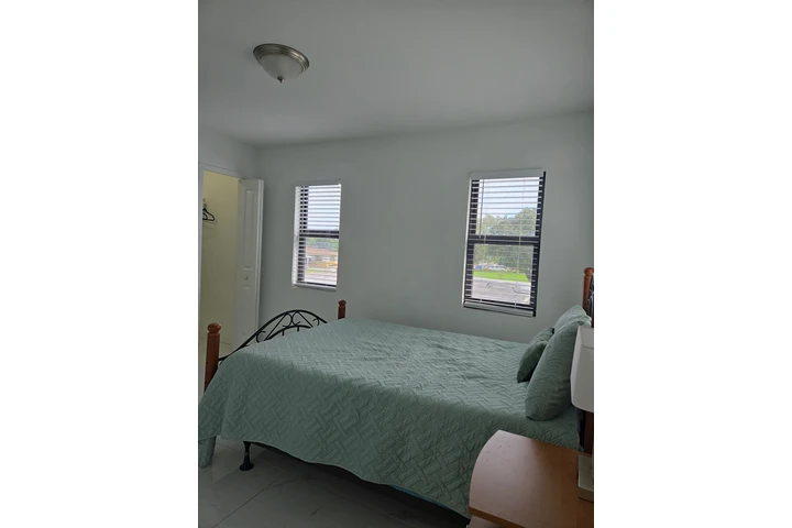 $1180 : Habitación ban̈o privado image 2
