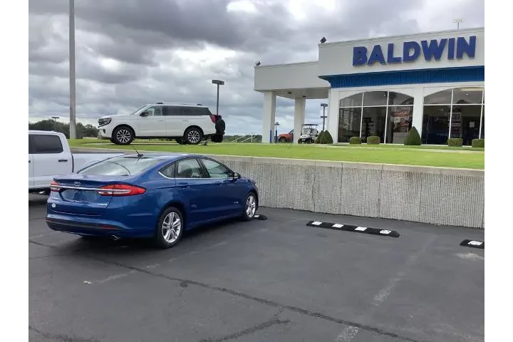 $19950 : Ford Fusion Hybrid 2018 S 4d image 7