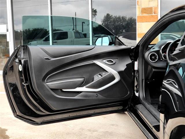 $19995 : 2019 Camaro 1LT Coupe image 3