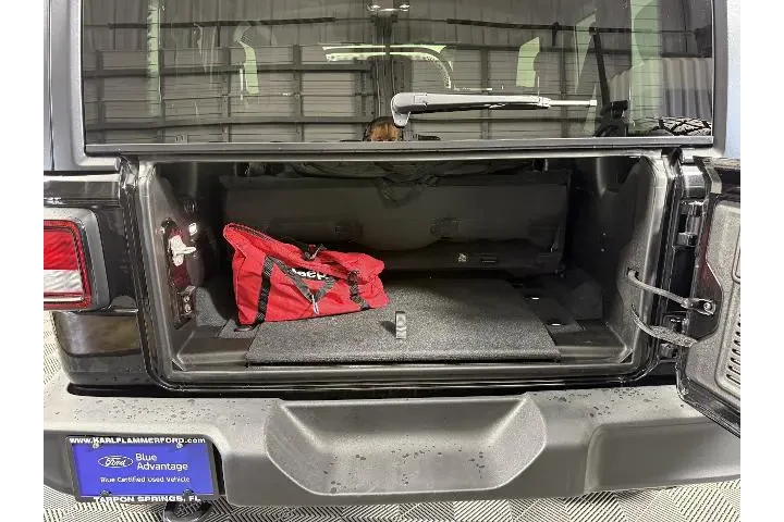 Jeep Wrangler 2022 4x4 Sport image 9