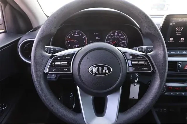$11950 : Kia Forte 2019 FE 4dr Sedan image 10
