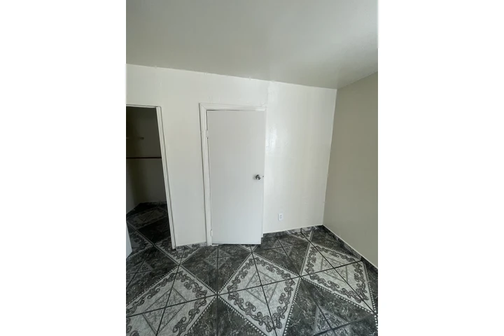 $1300 : BELL GARDENS. image 2