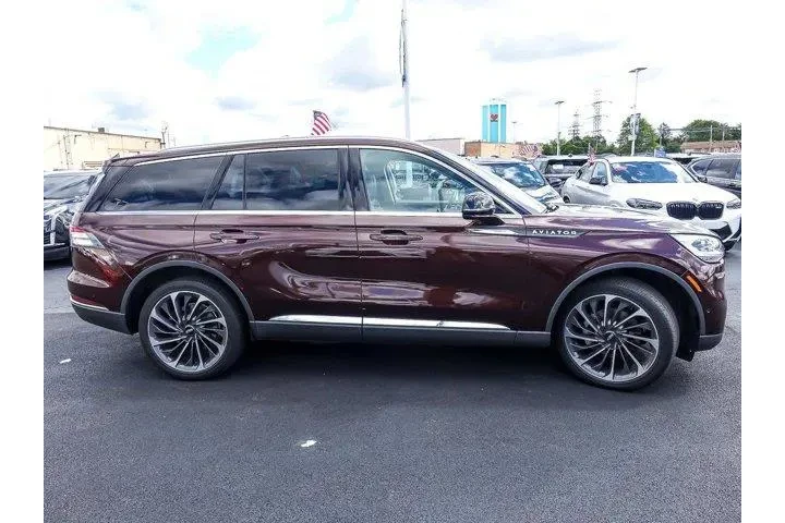 $38877 : Lincoln Aviator 2020 AWD Res image 9