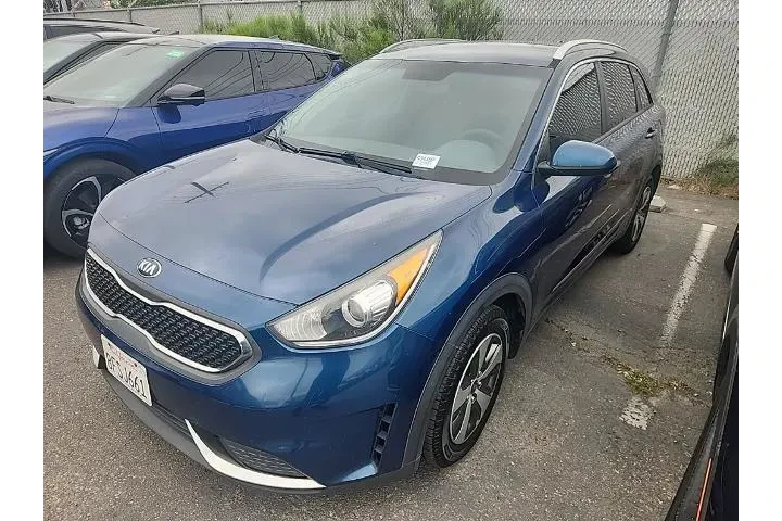 $8631 : Kia Niro 2019 FE 4dr Crossov image 3