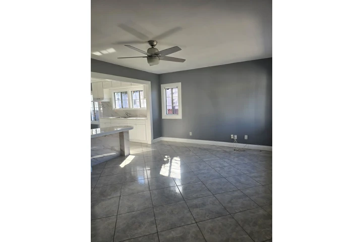 $1 : 2 Rec Casa en Montebello image 2