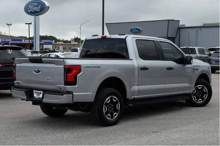 $38925 : Ford F-150 Lightning 2023 AW image 5
