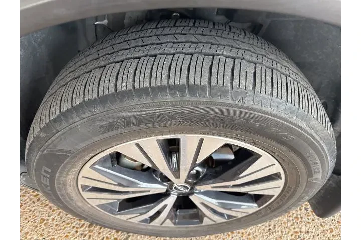 $24325 : Nissan Rogue 2023 SV 4dr Cro image 2