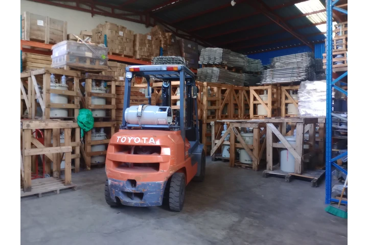 $8500 : LOCAL COMERCIAL NAVE Y ALMACEN image 2
