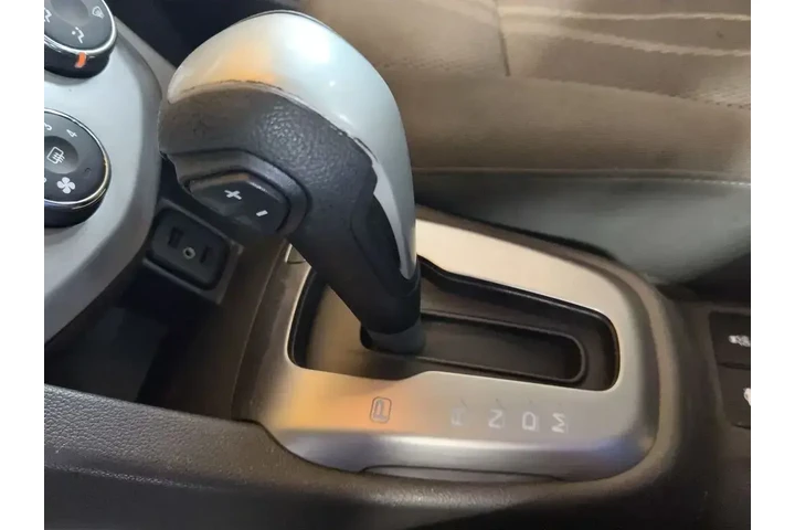 $10000 : Chevrolet Sonic 2017 LT Auto image 9