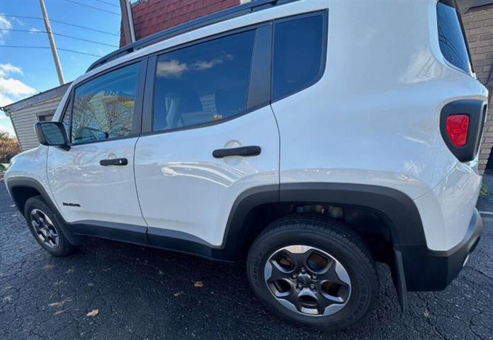 $17000 : 2017 Renegade Sport image 3