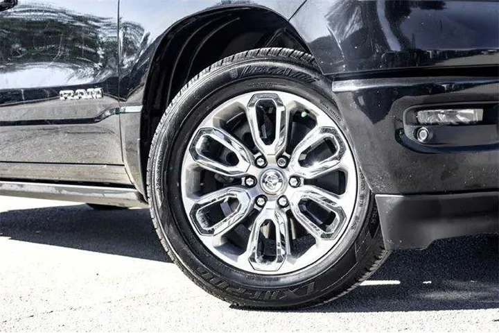 $34285 : Ram 1500 2023 4x2 Laramie 4d image 2