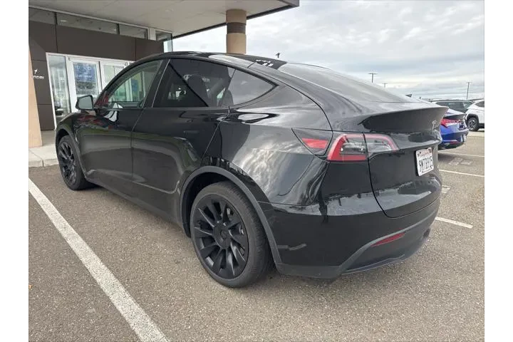 $39988 : Tesla Model Y 2024 AWD Long image 7