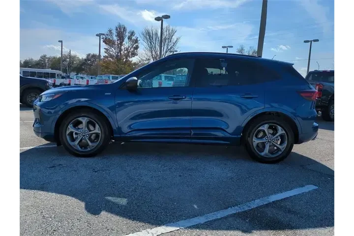$21299 : Ford Escape 2023 ST-Line 4dr image 7