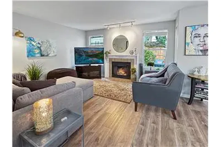 $3200 : Rental property with 2 bedro image 4