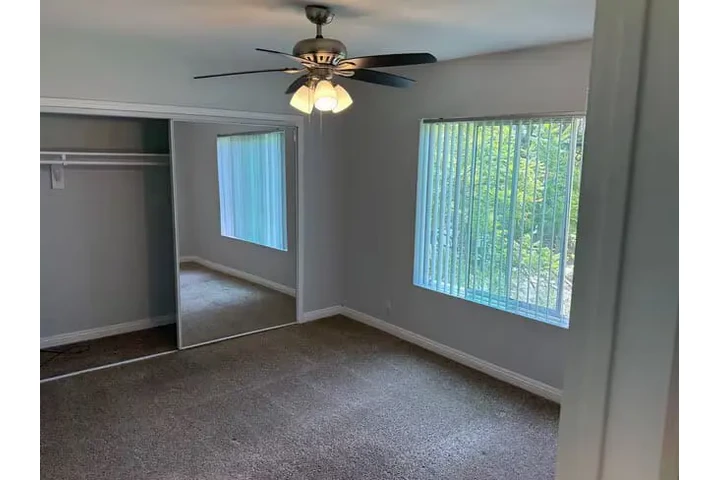 $1100 : Moderno Apto en Los Ángeles image 4
