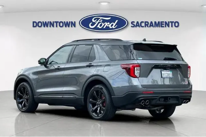 $38991 : Ford Explorer 2023 AWD ST 4d image 2