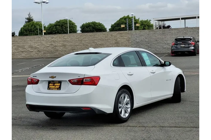$19500 : Chevrolet Malibu 2023 LT 4dr image 4