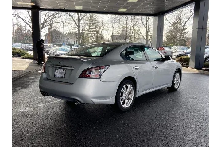 $10035 : Nissan Maxima 2012 3.5 S 4dr image 5