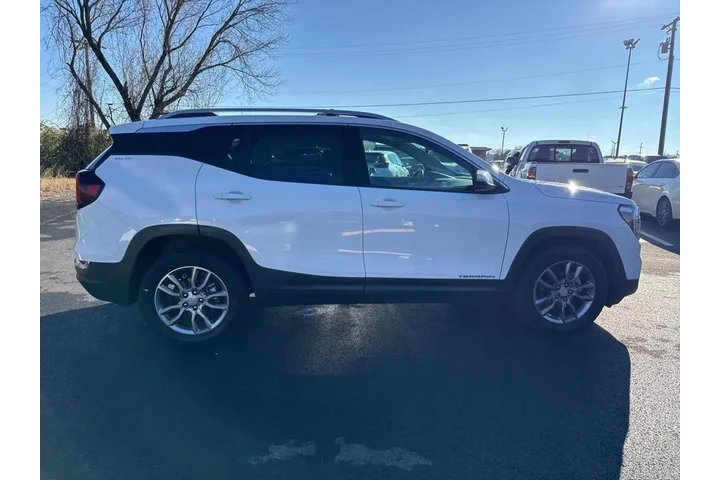 $26477 : GMC Terrain 2024 AWD SLT 4dr image 8
