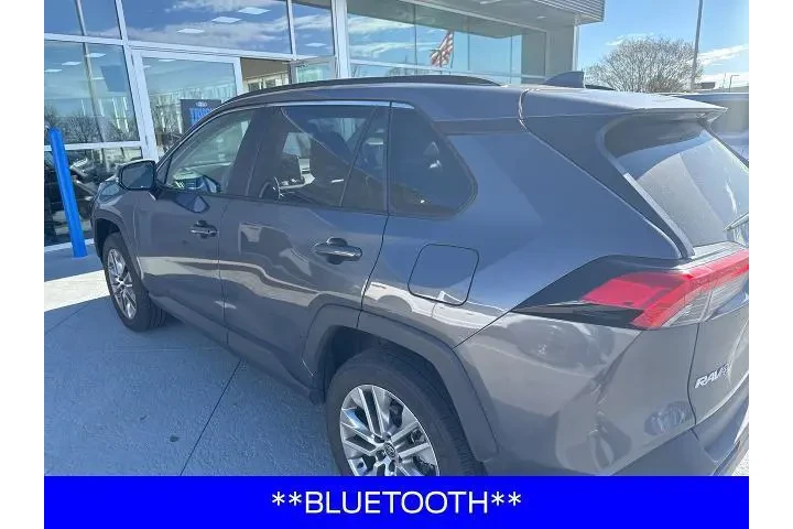 $32998 : Toyota RAV4 2023 XLE Premium image 3