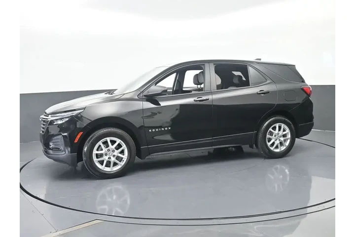 $20991 : Chevrolet Equinox 2024 LS 4d image 2
