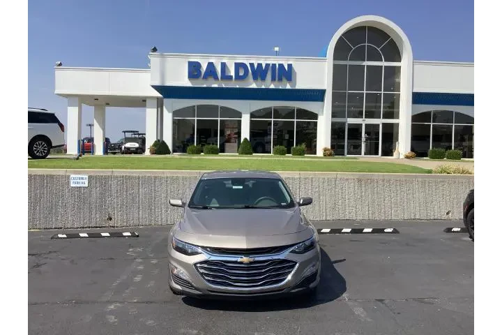 $18950 : Chevrolet Malibu 2023 LT 4dr image 2