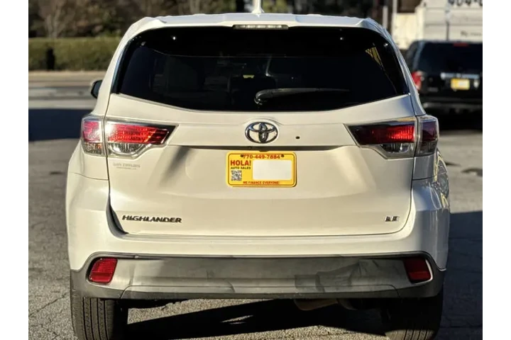 2014 Highlander LE Plus image 4