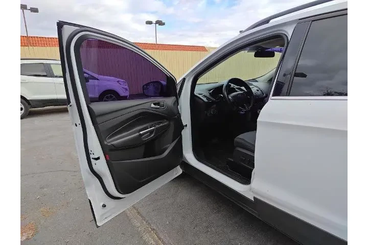 $13728 : Ford Escape 2018 SE 4dr SUV image 5