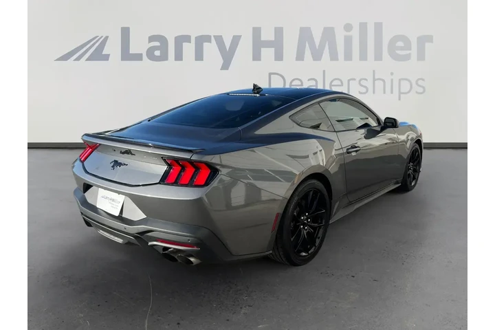 $30489 : Ford Mustang 2024 EcoBoost 2 image 5