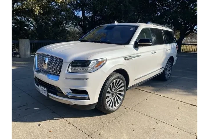 $32980 : Lincoln Navigator 2018 4x4 R image 1