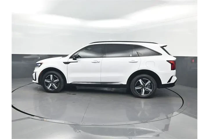 $21768 : Kia Sorento 2023 S 4dr SUV image 2